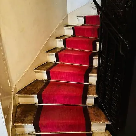 Elegance Parisienne Pour 4 Personnes Parigi